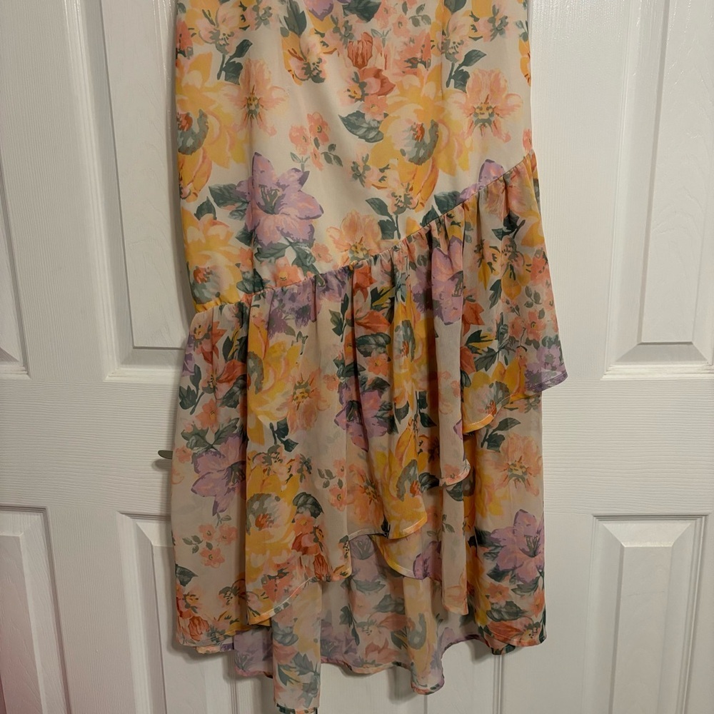 Showpo Soshanah Dress Floral - Picture 6 of 7